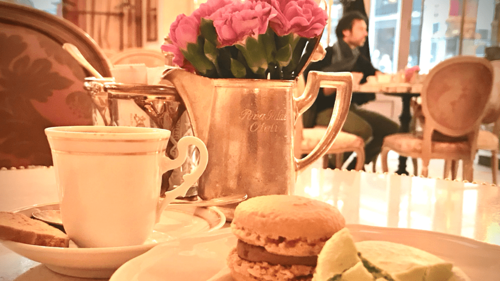 A Room with a Clue 🔍📚